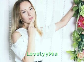 LovelyyMia