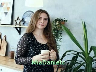 MiaDanielc