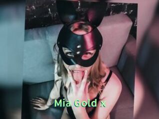 Mia_Gold_x