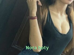 Nora_hoty